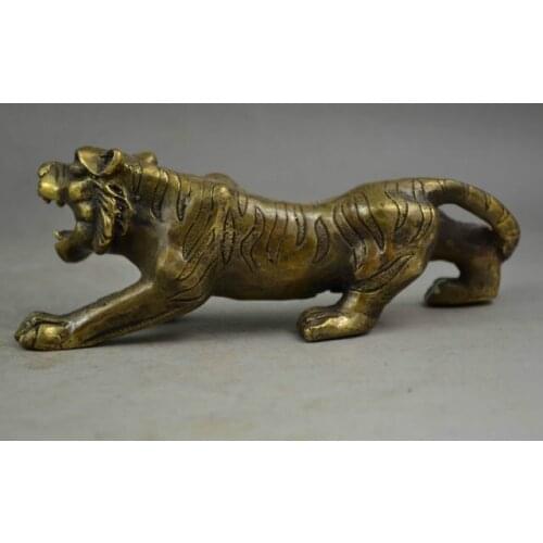 Old Handwork Copper Carving Lifelike Robust Leopard Bring Auspicious Statue