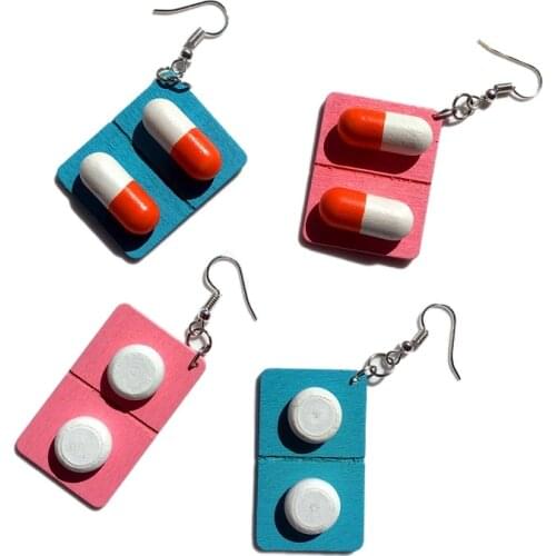 Creative Wooden Capsule Drop Earrings for Women Funny Lovely Pill Medicine Dangle Earring Hooks Girl Doctor Fashion Jewelry Gift