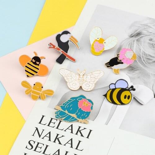 Cartoon Animal Brooches Bee Butterfly Birds Badges Custom Enamel Pin Denim Jacket Coat Lapel Pins Fashion Jewelry for Kids Women