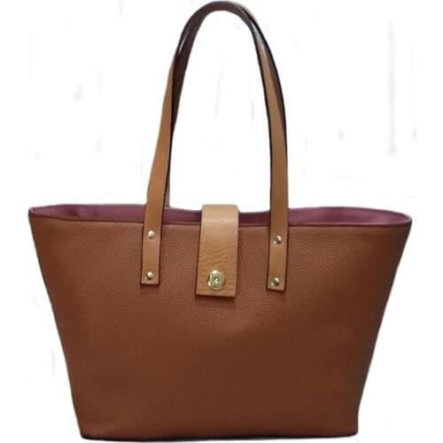 TRENCADIS. Leather Shoulder Bag Carrycot Style