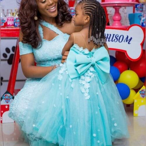 New Custom Baby Girls Birthday Dress with Bow 3D Flowers Sheer Neck Mother Daughter Gowns Kids Pageant Flower Girl Dresses