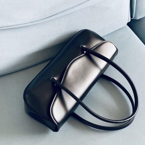 Autumn and winter series calfskin handbag lady light baguette bag armpit bag armpit bag