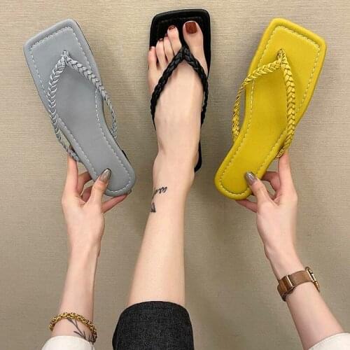 2021 Womens Slippers Summer New Fashion Slides Square Toe Sandals Outside Leisure Flip Flops Temperament Braided Design Shoes