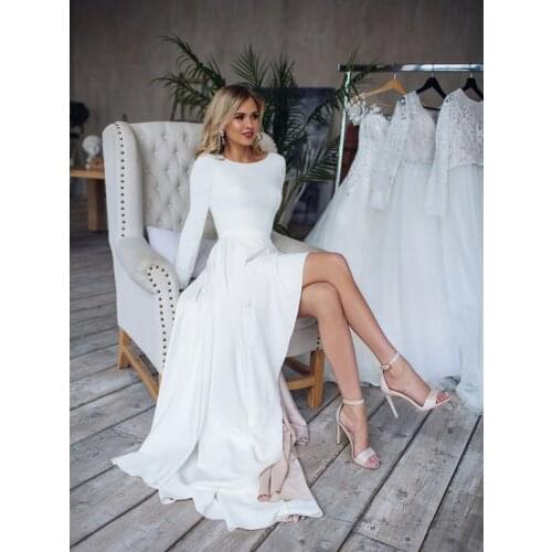 Simple Design High Low Wedding Dresses Modest Long Sleeve Open Back Short Front Long Back Vintage Retro Bridal Gowns Customize