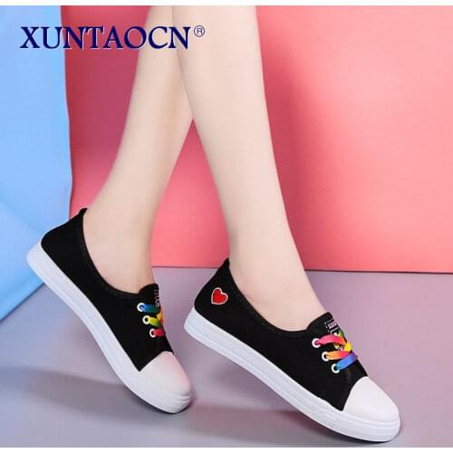 Canvas Shoes Women Vulcanized Shoes Fashion Heart-shaped Flat Sneakers Ladies Lace-up Casual Shoes Breathable Walking Flat Shoes