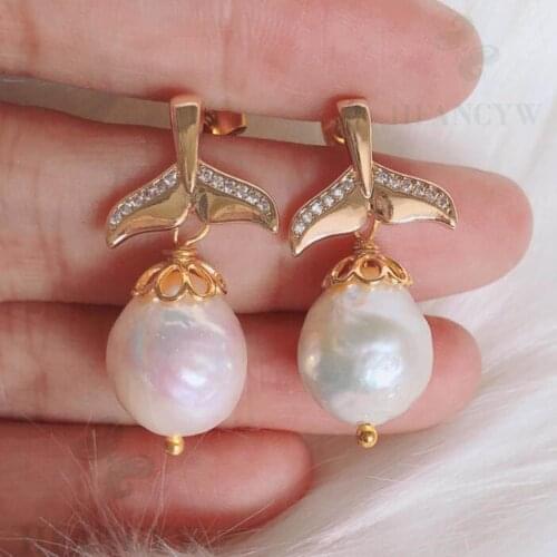 White Baroque Pearl Earring 18k fishtail Zircon Ear Stud Earbob Wedding Accessories Classic AAA Cultured Gift Real Party Dangle