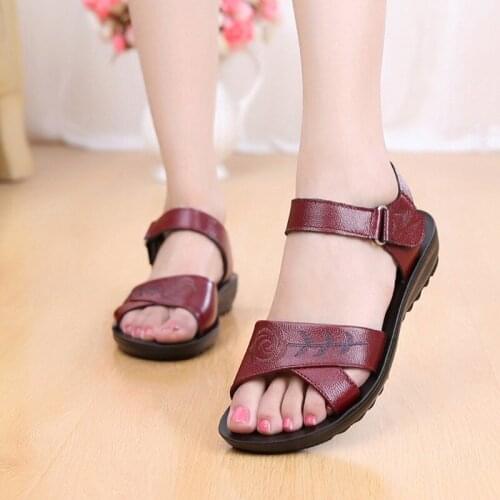 ZZPOHE summer new mother sandals soft bottom flat heel large size sandals lightweight non-slip middle-aged women sandals