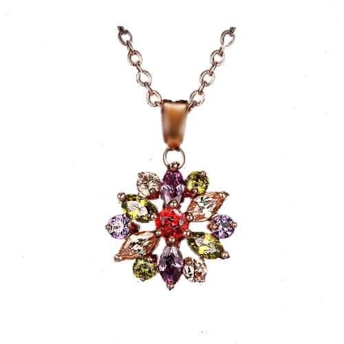 Bettyue Fashion Charming Multicolor Blooming Flower Shape Zircon Necklace Pendant Necklaces Chain Jewelry For Women Wedding Gift