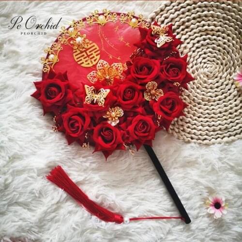 PEORCHID Artificial Roses Weeding Red flowers Bridal Hand Bouquet Fan Chinese Style Gold Metal Brides Hand Fan Accessories