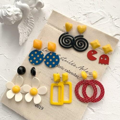 Korean Temperament Resin Acrylic Big Flower Clip on Earrings Statement Resin Hyperbolic Geometric Clip Earrings No Piercing