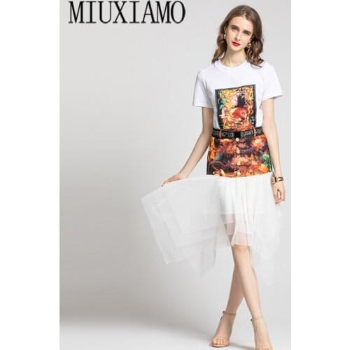 2021 New Summer Fashion Suit O-Neck Short Sleeve Print T-Shirt + Irregular Patchwork Gauze Skirt Two-Piece Womens Wear