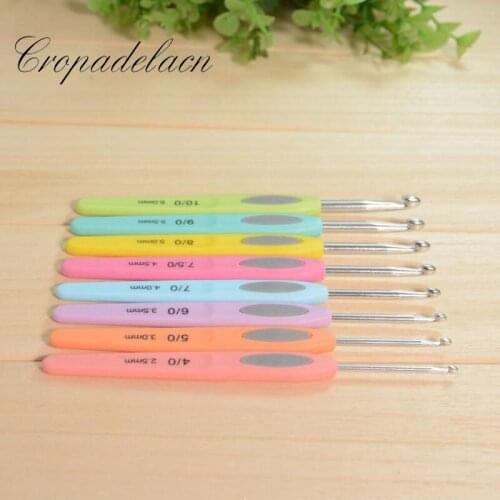 8 pcs / Set color plastic handle Aluminum Hook Crochet Hooks Knit Knitting Weave DIY Craft Needles Loom Tool 2.5-6.0mm AU424