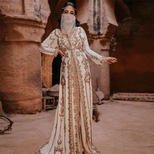 Vintage Muslim Long Evening Dress Stunning Applique Gold Moroccan Kaftan Dress White V neck Long Sleeves Formal Evening Gown