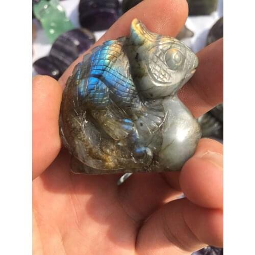 Natural labradorite stone crystal sculpture lizard chameleon stone sculpture, moonlight stone chameleon.30-50 mm long