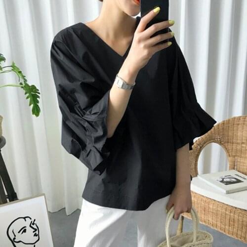 Loose size shirt V-neck bat baby shirt trumpet lantern sleeve bottom shirt BF style casual student shirt210595