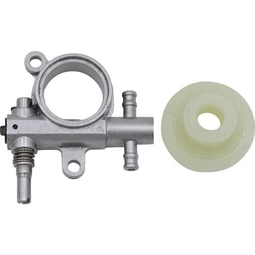 1Set 2500/3800 Chainsaw Spare Parts Chainsaw Oil Pump with Worm Drive Gear Fit for Chain Saw 25CC/38CC