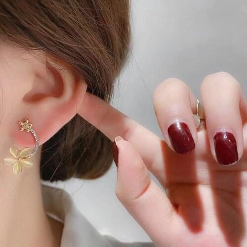 Korean Style Earrings 2021 Fashion New Temperament Earrings Net Red Temperament Personality Crystal Petal Earrings Womens
