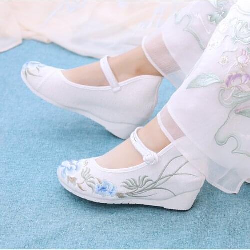 Laidianmei New Slanted Heel Hanfu Shoes Elevator Ancient National Style Womens Shoes Chinese Style Embroidered Shoes