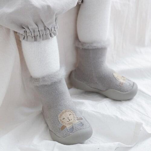 Infant shoes baby shoes for baby sapato bebe winter baby shoes rubber bottom cartoon velvet thickening children floor socks
