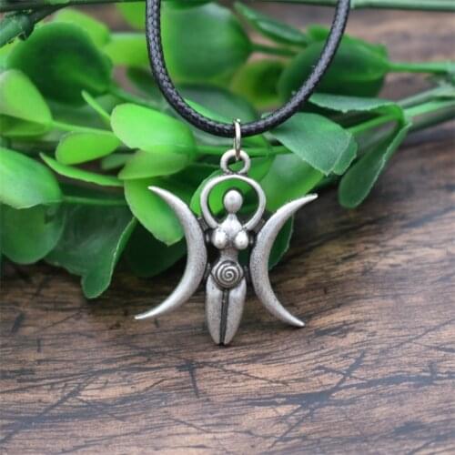 Witchcraft Goddess of the Moon Necklace Fertility Goddess Pregnancy Charms Pendant