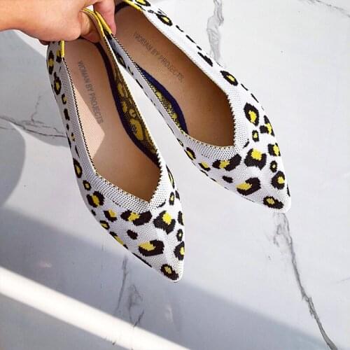 Color casual womens soft shoes breathable knitted pointed shoes comfortable pregnant womens shoes womens flat ballet shoes