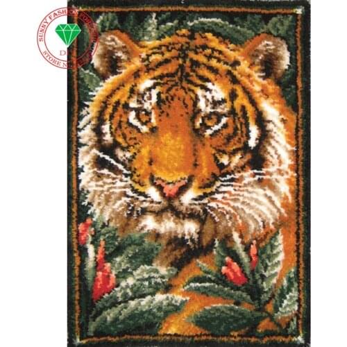Carpet embroidery DIY Mat Needlework Kit Latch Hook Rug Kit Crocheting Rug Yarn Cushion Embroidery Carpet Animal Tiger Picture