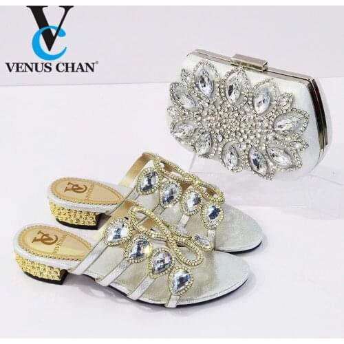 Design 2021 New Arrival Nigerian Crystal and Italian Appliques Decoration Style Silver Color Women Shoes and Bag Set for Party