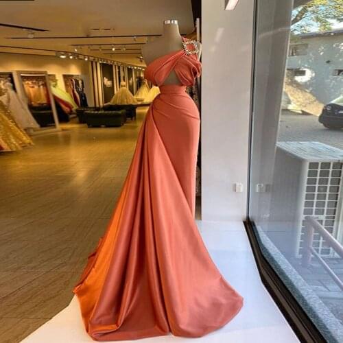 Elegant Orange One Shoulder Evening Gowns Ruches Satin Sweep Train Prom Dresses Zipper Back Formal Party Dress Custom Made