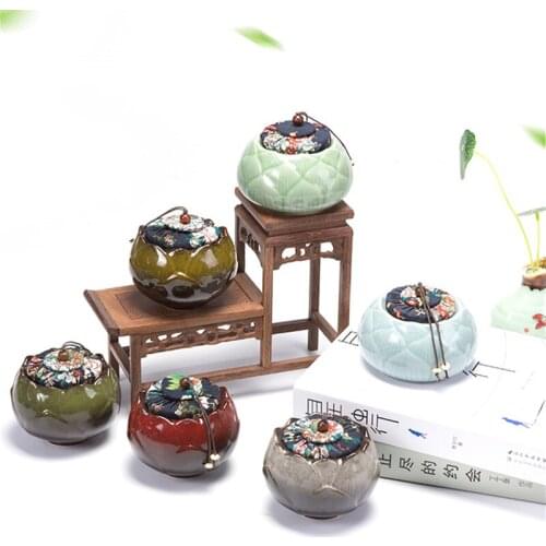 Pets buried in urns in ceramic pots or in barium niches in kilns