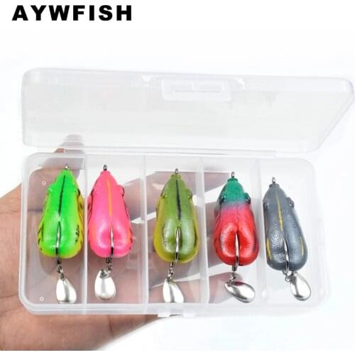 AYWFISH Set Lure 5PCS A LOT 55mm 12.5g 3D Vivid Eyes Silicone Plastic Frog Bait Rotate Metal Blade Spoon Soft Fishing Tackle
