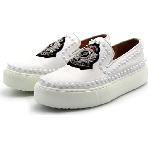 New fashion embroidery men shoes slip on rivet round toe white shoes for men platform genuine leather casual shoes loafers
