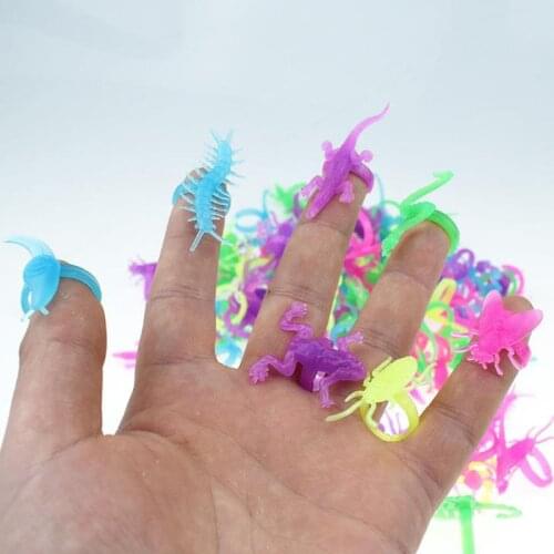 20 Pcs/set Animal Design Cool Halloween Dance Party Accessories Toys Luminous Insects Rings Glow In Dark Toy for Children Rings