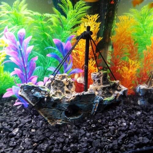 LeChong Pirate Ship Aquarium Beautification Fish Tank Landscaping Ornaments Decorative Resin Shipwreck Decorative Ship Shelter