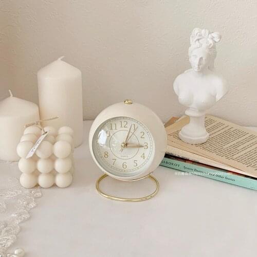 Mini Retro Nordic Style Student Desktop Alarm Clock Silent Night Light Alloy Clock Needle Silent Pointer Clocks Home DecorZA311