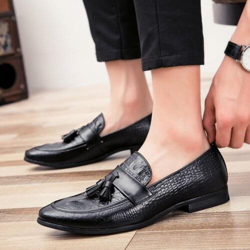 Men Tassel Loafers Mens Comfortable Leather British Formal Dress Shoes Elegant Dress Shoe Man Casual Outdoor Shoes Footwear