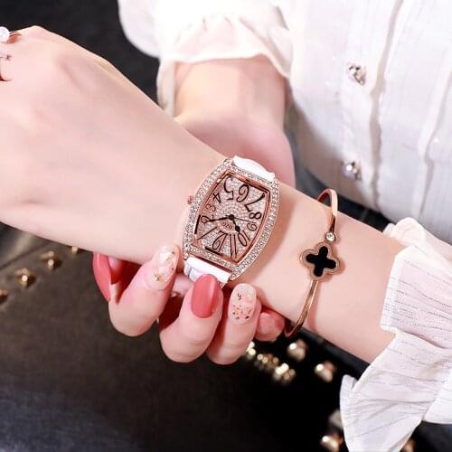 Cute fashion star belt ladies watches Starry Sky Women Retro Design Leather Band Analog Alloy Quartz Wrist Watch