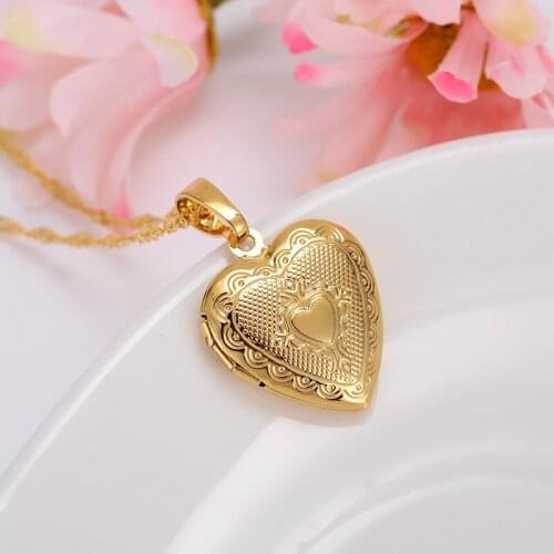 Bangrui Classic Arabic Muslim Jewelry Wholesale Gold Heart Shape Allah PendantsPhoto Pendant Necklace Muslim Islamic Gift
