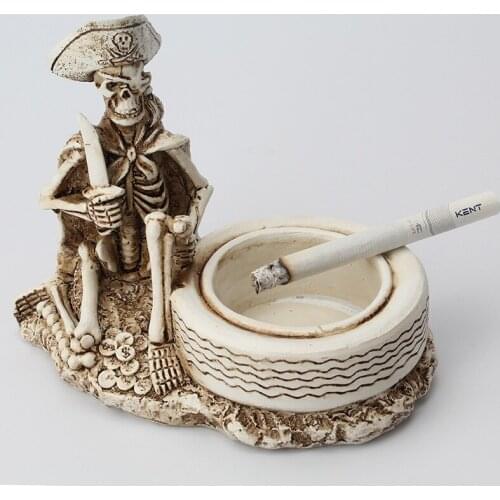 1pc New Creative Pirate Skull Ashtray European And American Style Home Bar Decoration Decoration Resin Crafts
