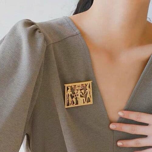 Decoration world Europe and America matte gold brooch accessories manufacturers preferential retro womens pin