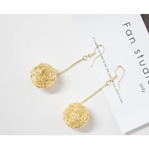 Fashion Long Earrings Ball Geometric Earrings for Women Hanging Dangle Earrings Drop Gold Earrings Modern Earrings Jewelry
