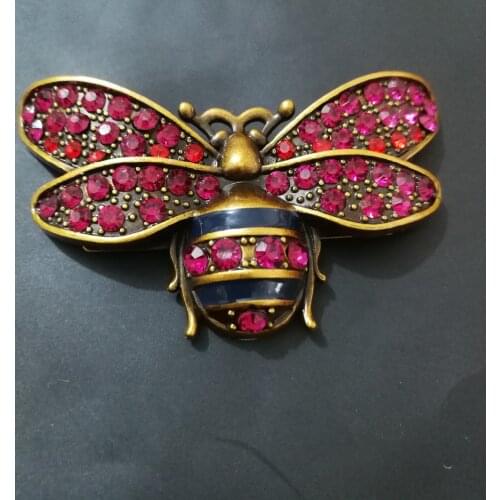 2018 Hot bee shoes Buckle Hooker Insects Badges Pins for the Clothing bags wallet lock pin buckles Garment Accessories