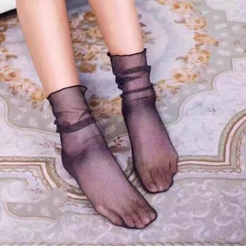 Sexy Summer Retro Lace Floral Mesh Women Socks Thin Middle Tube Transparent Sock Women Breathable Silk Ultrathin Sock Promotion