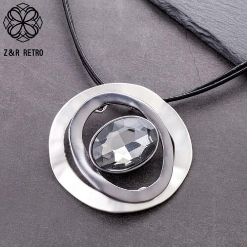 2020 Fashion Round Neck Chokers for Womens Jewelry Geometric Leather Long Chains Statement Trendy Female Suspension Decoration