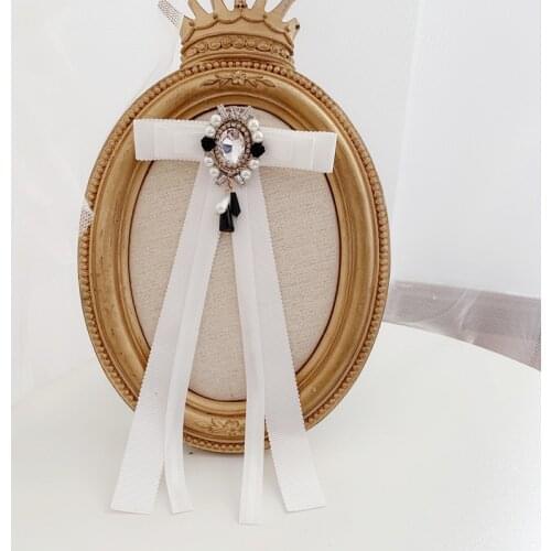 Korean Fashion Fabric Bow Tie Brooch Cloth Rhinestone Bowknot Lapel Pins Pearl Female Shirt Badge for Women Jewelry Accessories