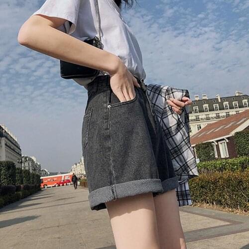 2021 Streetwear High Waist Wide Leg Denim Shorts Jeans Shorts High Waist Button Women Wide Leg Loose Fit Denim Shorts for Travel