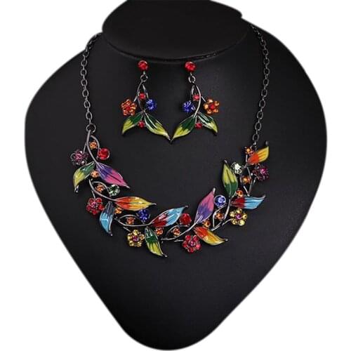 Bohemian Women Jewelry Sets Colorful Leaf Statement Necklace Novelty Pendant Necklace Chain Necklace with Earrings for Women