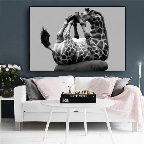 Nordic Cute Animal Posters and Prints Abstract Giraffe Phone Canvas Painting Wall Posters and Print for Living Room Home Decor