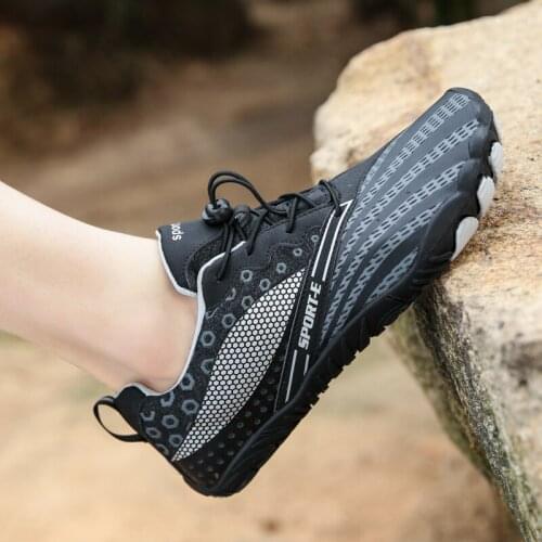 2021 Summer Mens New Wading Shoes Water Sports Shoes Quick-Drying Beach Shoes Non-Slip Wear-Resistant Breathable Upstream Shoes
