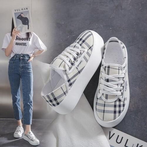 Womens Canvas Shoes Platform Sole Shoes 2021 Fall Trend Lazy Shoes Comfortable Light Sandals Casual Half Slippers Vulcanization