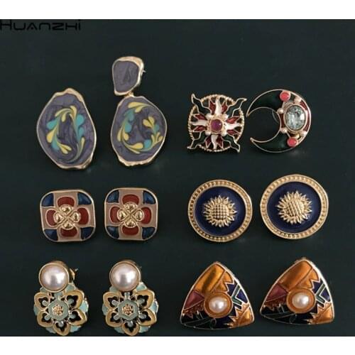 HUANZHI 2020 New Vintage Oil Painting Colorful Graffiti Geometric Triangle Square Moon Sunflower Enamel Stud Earrings for Women